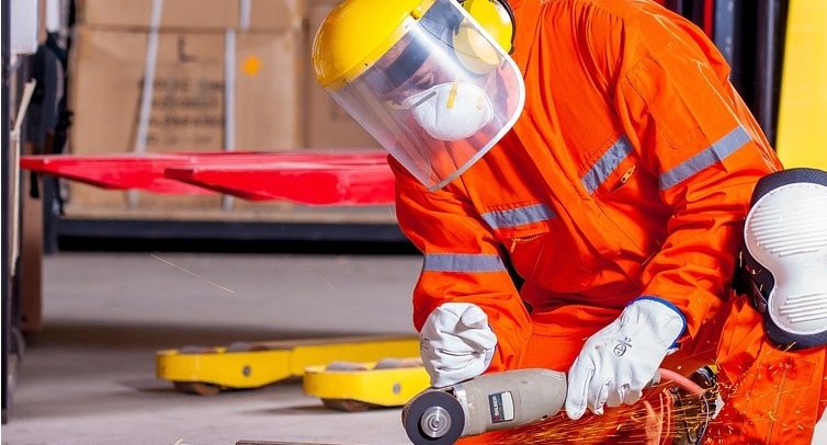 Il legno arredo si ferma per il contratto. Sciopero durante il Salone del mobile